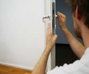 Sei rimasto chiuso fuori di casa? Ecco cosa non fare