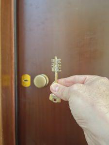 Sostituzione serratura porta blindata
