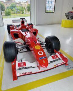 Trasferta a Modena porta blindata in sicurezza e tour tra Ferrari e sapori locali