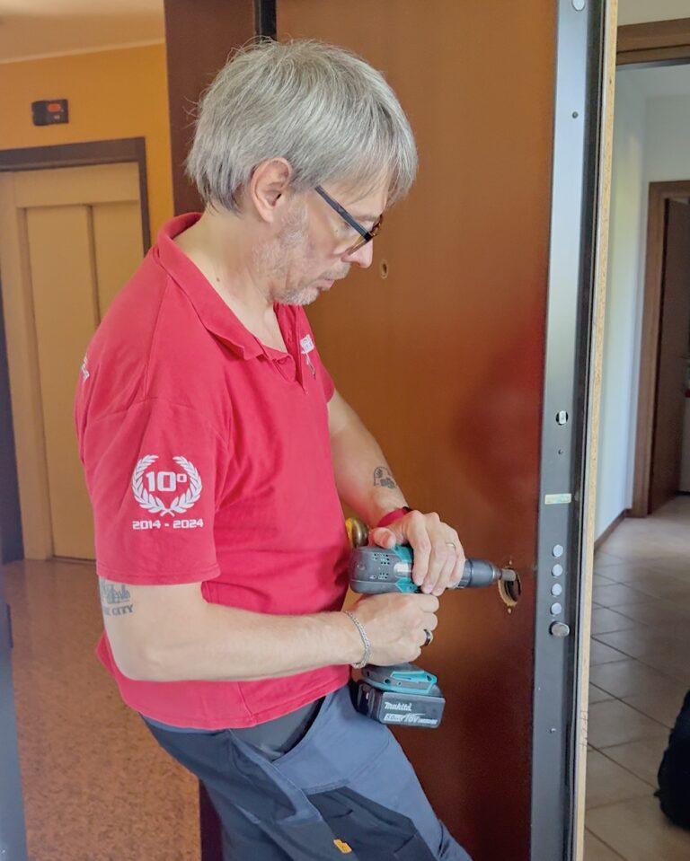 Trasferta a Modena porta blindata in sicurezza e tour tra Ferrari e sapori locali
